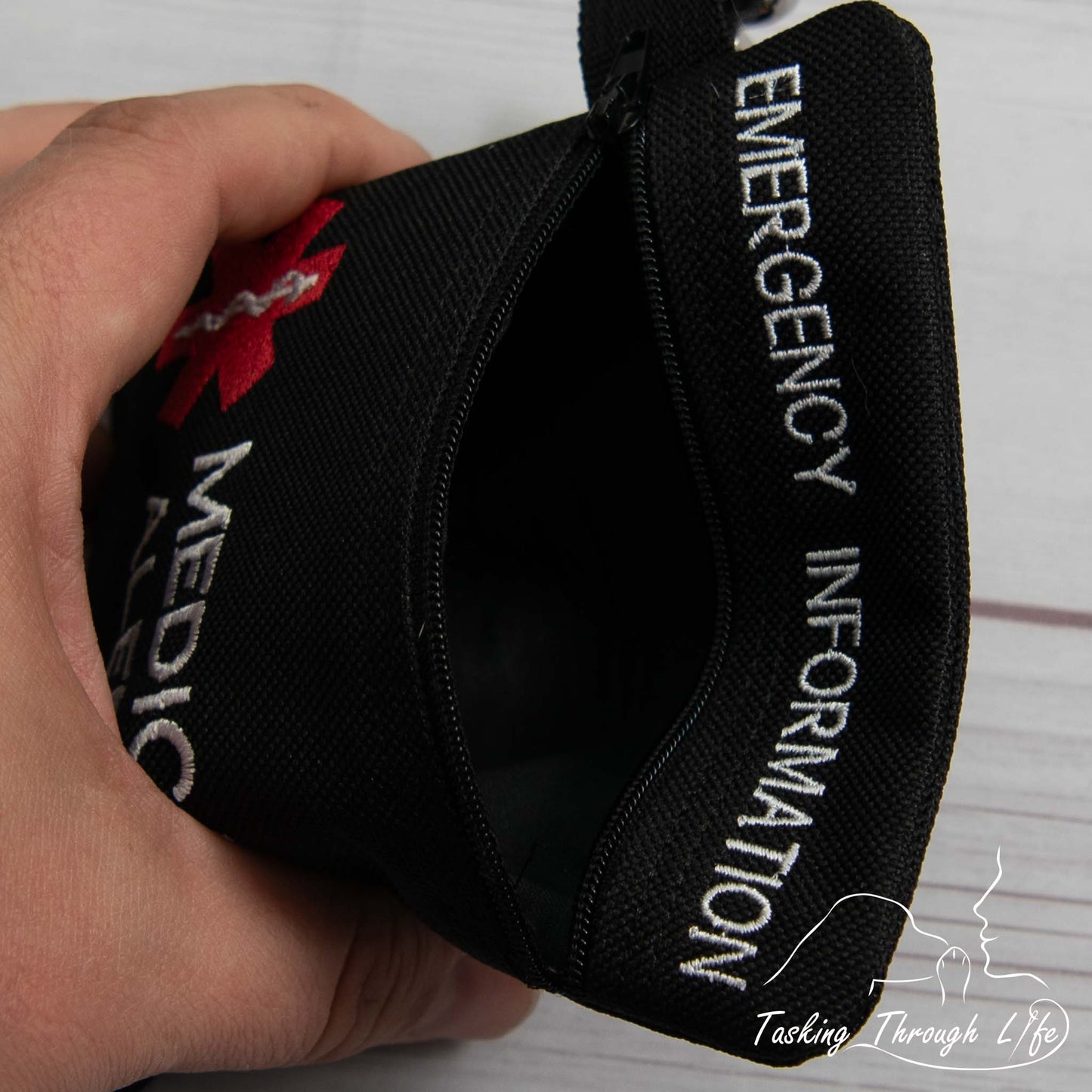 Single Clip Zipper Pouch